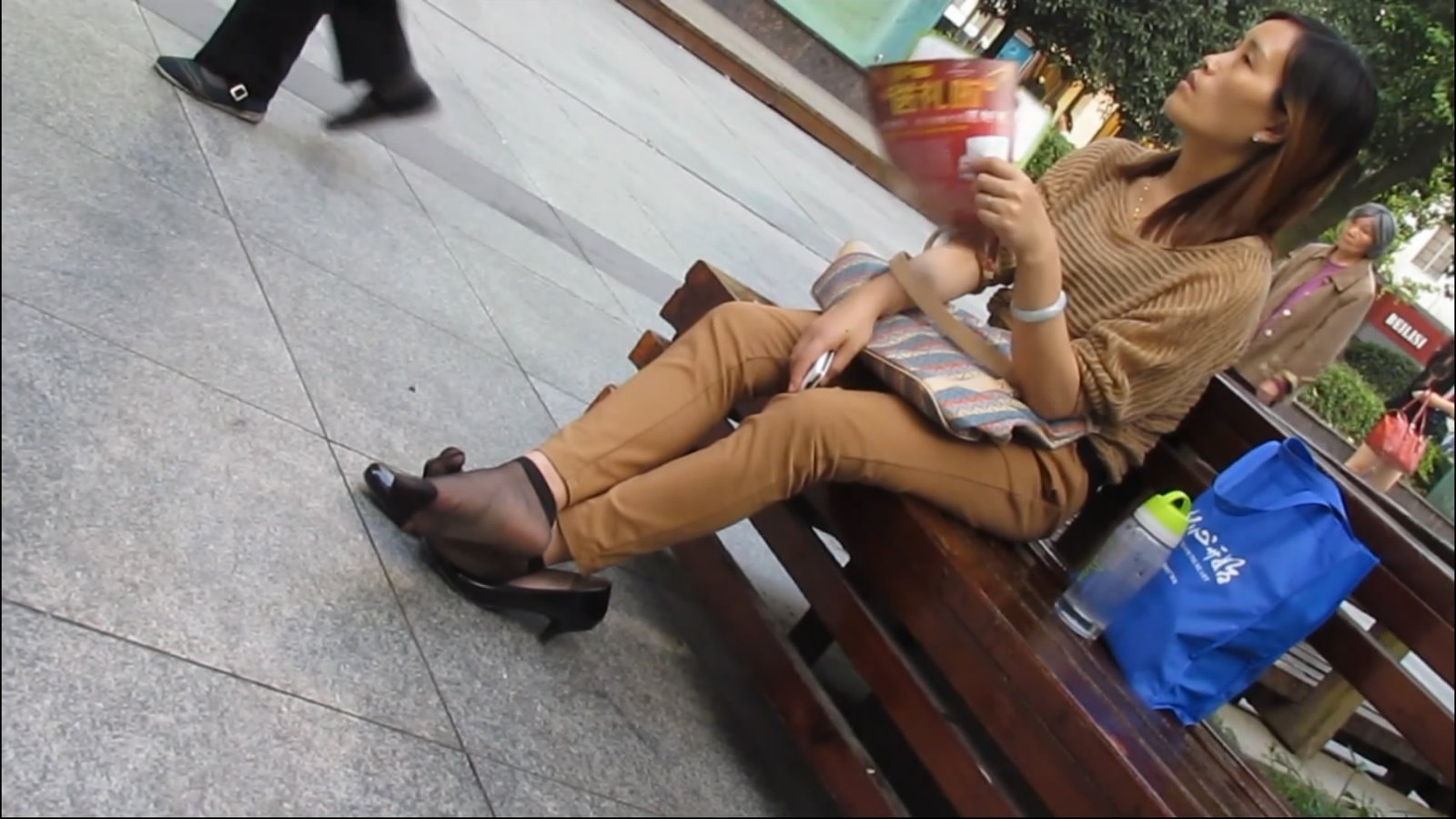 streetsnapnylon[00 01 00][20181202 232638 5]